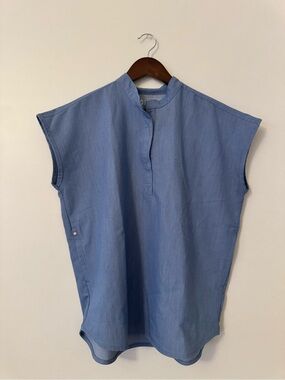 Figs Mandarin Collar Heather Indigo Sleeveless Button-Notch Shirt